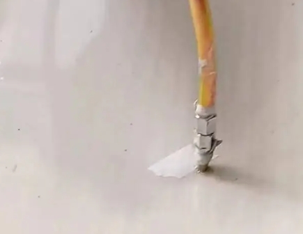 琅琊瓷砖空鼓维修公司专业解答在瓷砖铺贴过程中，如果使用的砂料过粗（如全部使用了粗砂），可能会导致以下问题